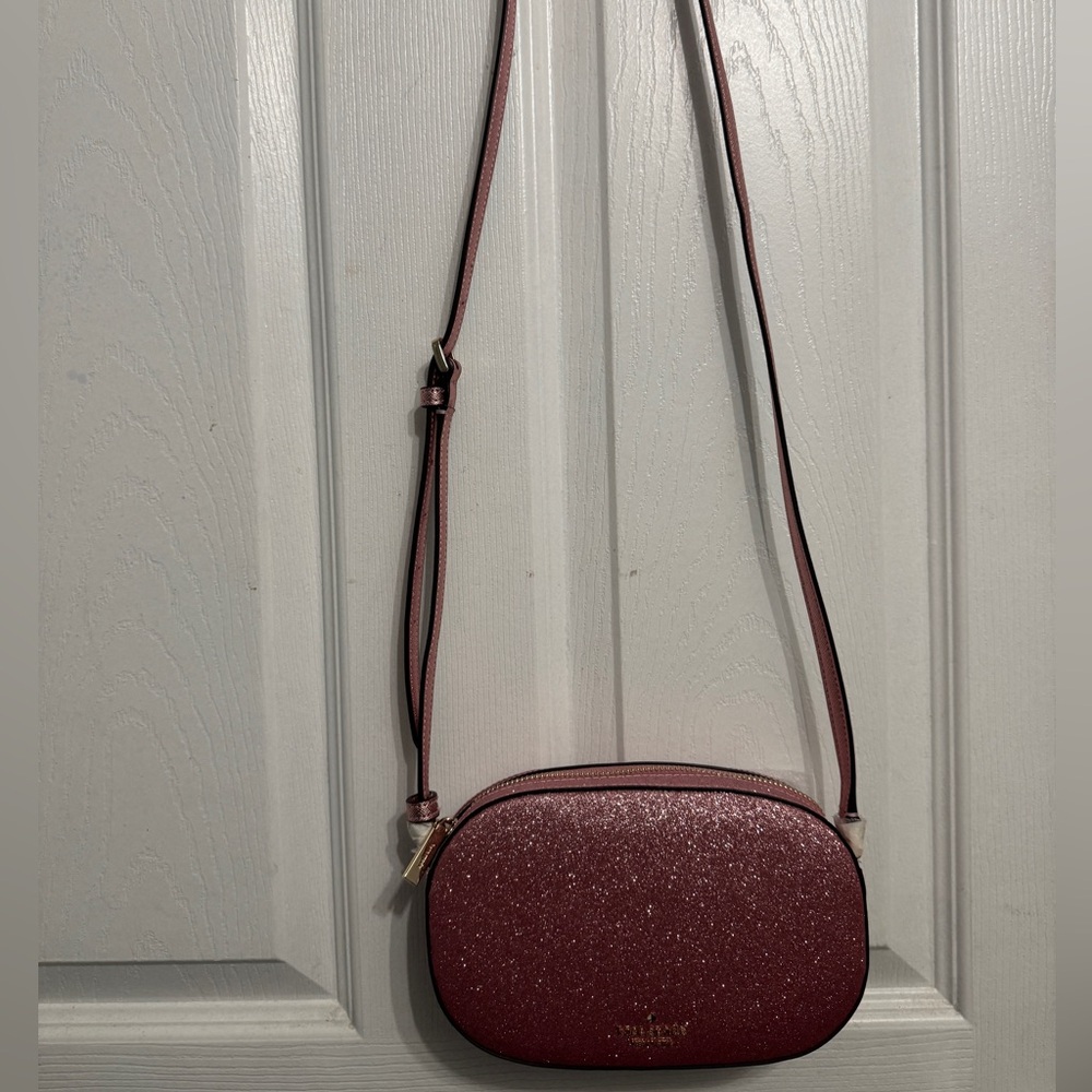 Kate Spade Chic Pink Crossbody Bag with Adjustable Strap and Gold Hardware